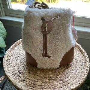 Isaac Mizrahi NY Woman’s bucket bag with makeup bag attached Cozy trend NWT